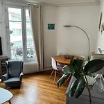 Appartement Haussmannien Lumineux, 2 Chambres.